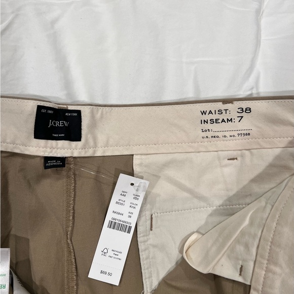 J. Crew stretch chino short - size 38, 7 inch inseam, NWT - Picture 3 of 4